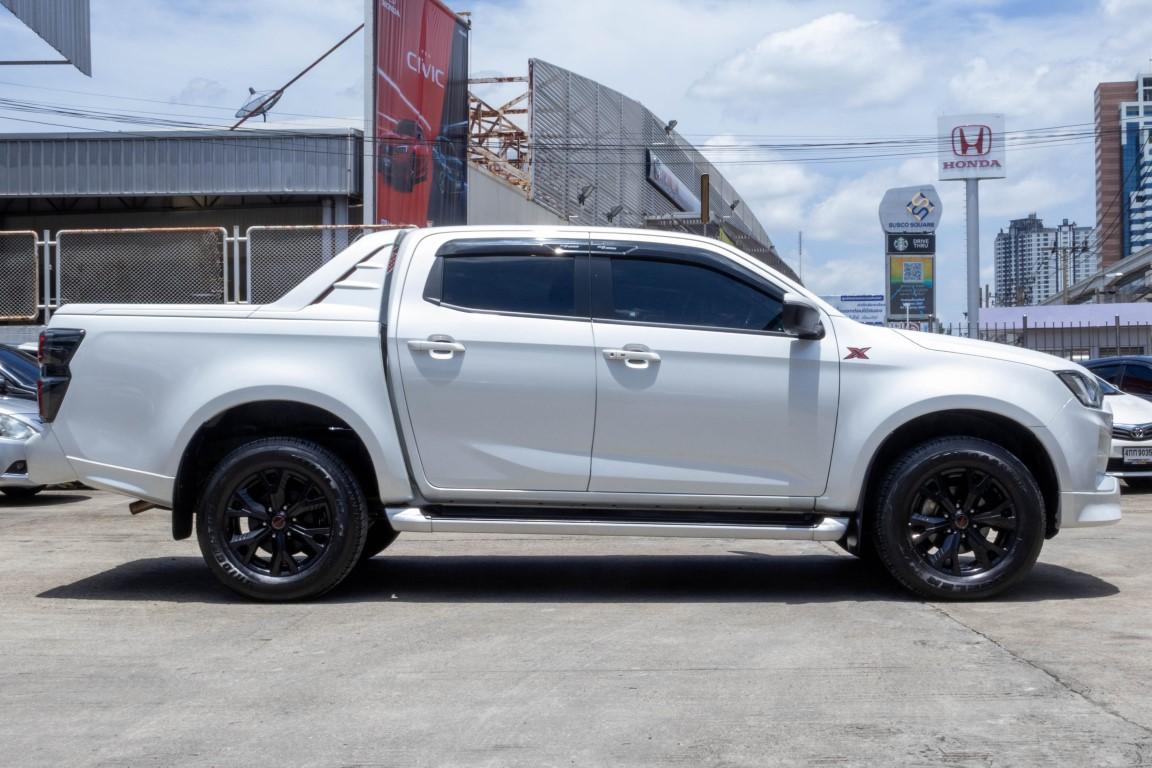 Isuzu Dmax Cab4 Hilander 1.9 X Series M/T 2022 *SK2015*